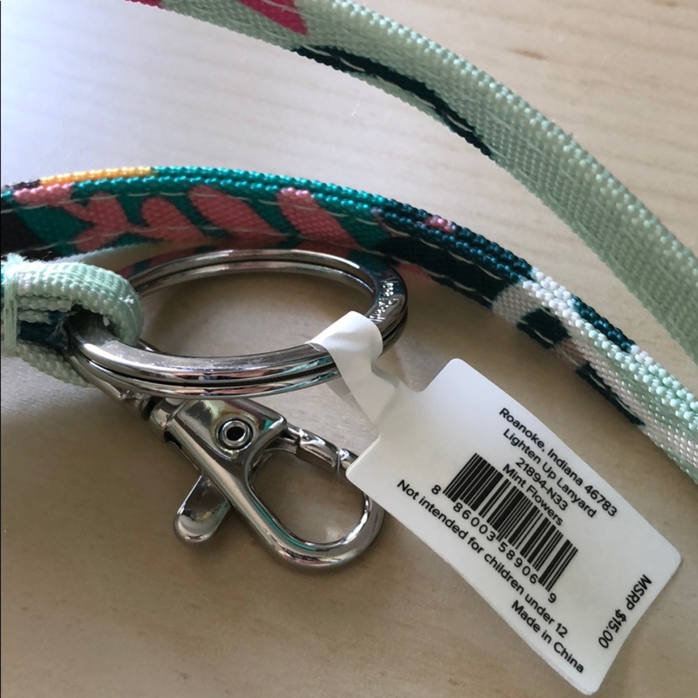 🆕 Vera Bradley Lanyard and Zip ID case set - Picture 5 of 6